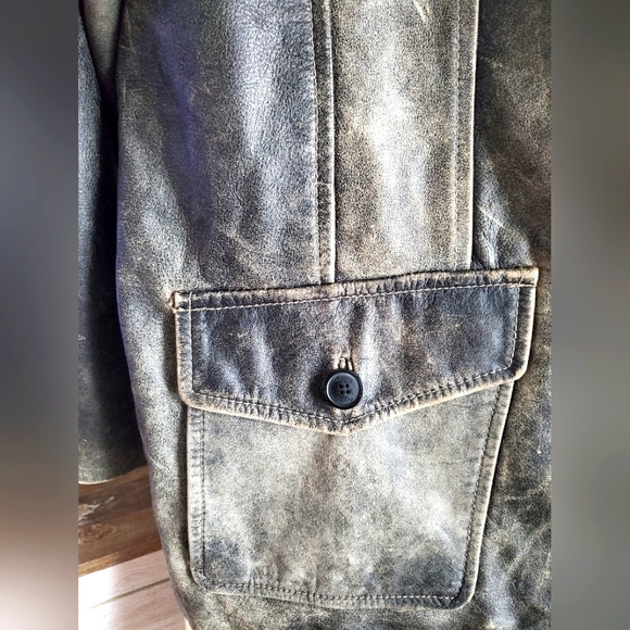 ❌️SOLD❌️ Vintage Distressed Leather Jacket - Picture 7 of 14